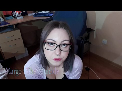 ❤️ Seksikas prillidega tüdruk imeb dildot sügavalt kaamera ette ️ Anaal porno at us